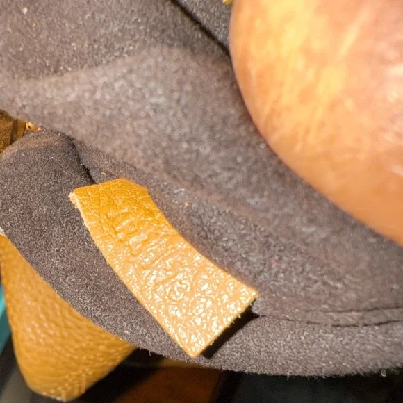 AUTH. LOUIS VUITTON MAHINA SERENE MM 2-Way Handbag/Shoulderbag-Caramel - Picture 14 of 14